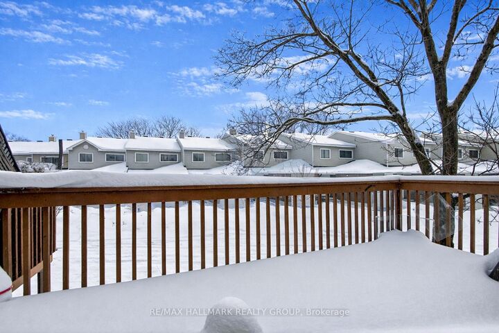 Property Photo: 86 Esterlawn Private 7 ON K2A 4C1