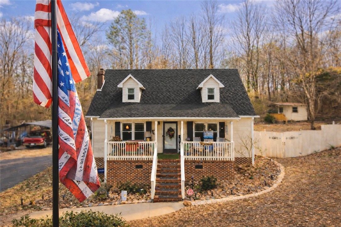 Property Photo:  304 Willow Drive  SC 29673 