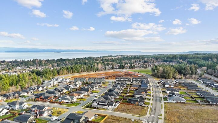 Property Photo: 772 Beaver Creek Blvd BC V9H 0G4