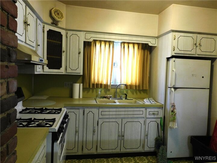 Property Photo: 118 Remington Pl NY 14210