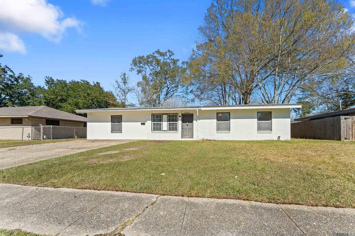 Property Photo:  11543 Glenda Dr  LA 70815 