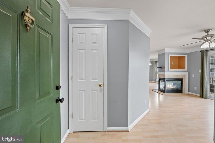 Property Photo:  46966 Courtyard Square 301  VA 20164 