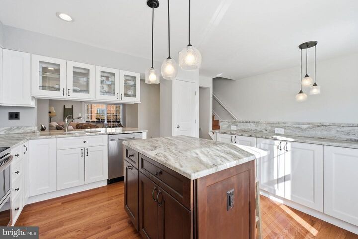 Property Photo:  5206 Leeward Lane  VA 22315 