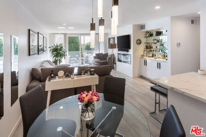 Property Photo: 8535 W West Knoll Dr CA 90069