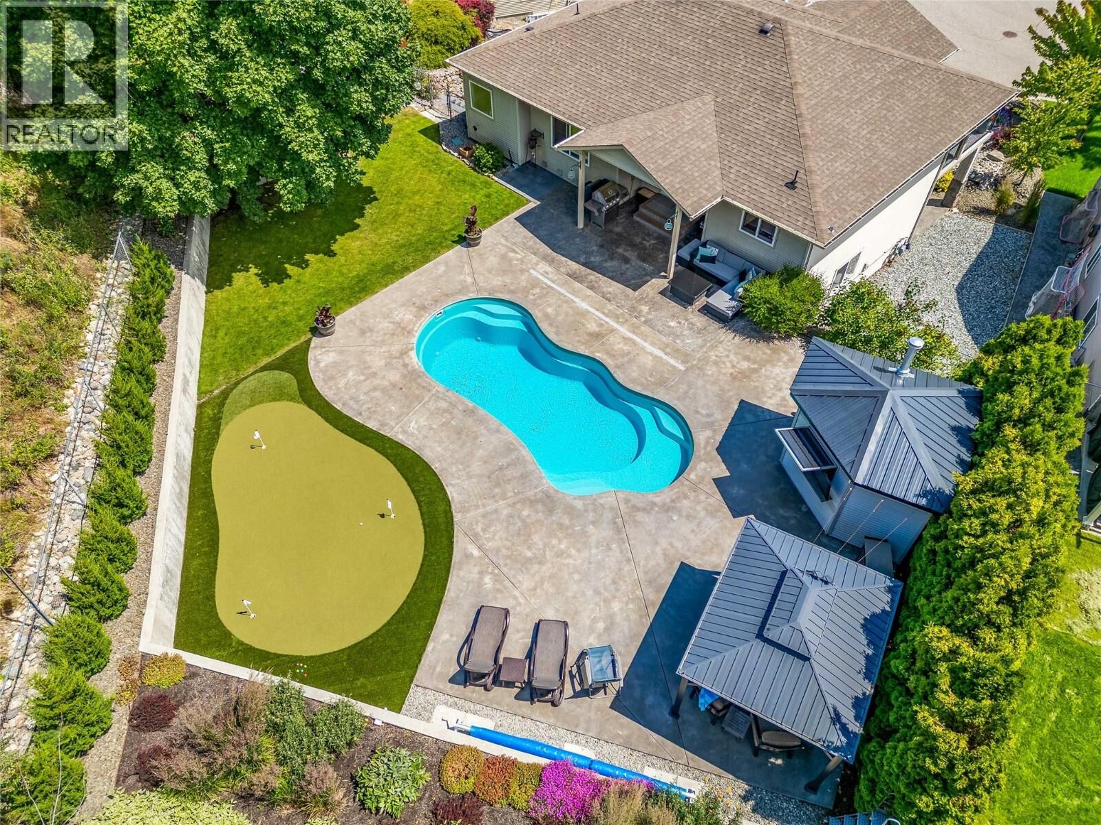 Property Photo:  1492 Longley Crescent  BC V1P 1M8 