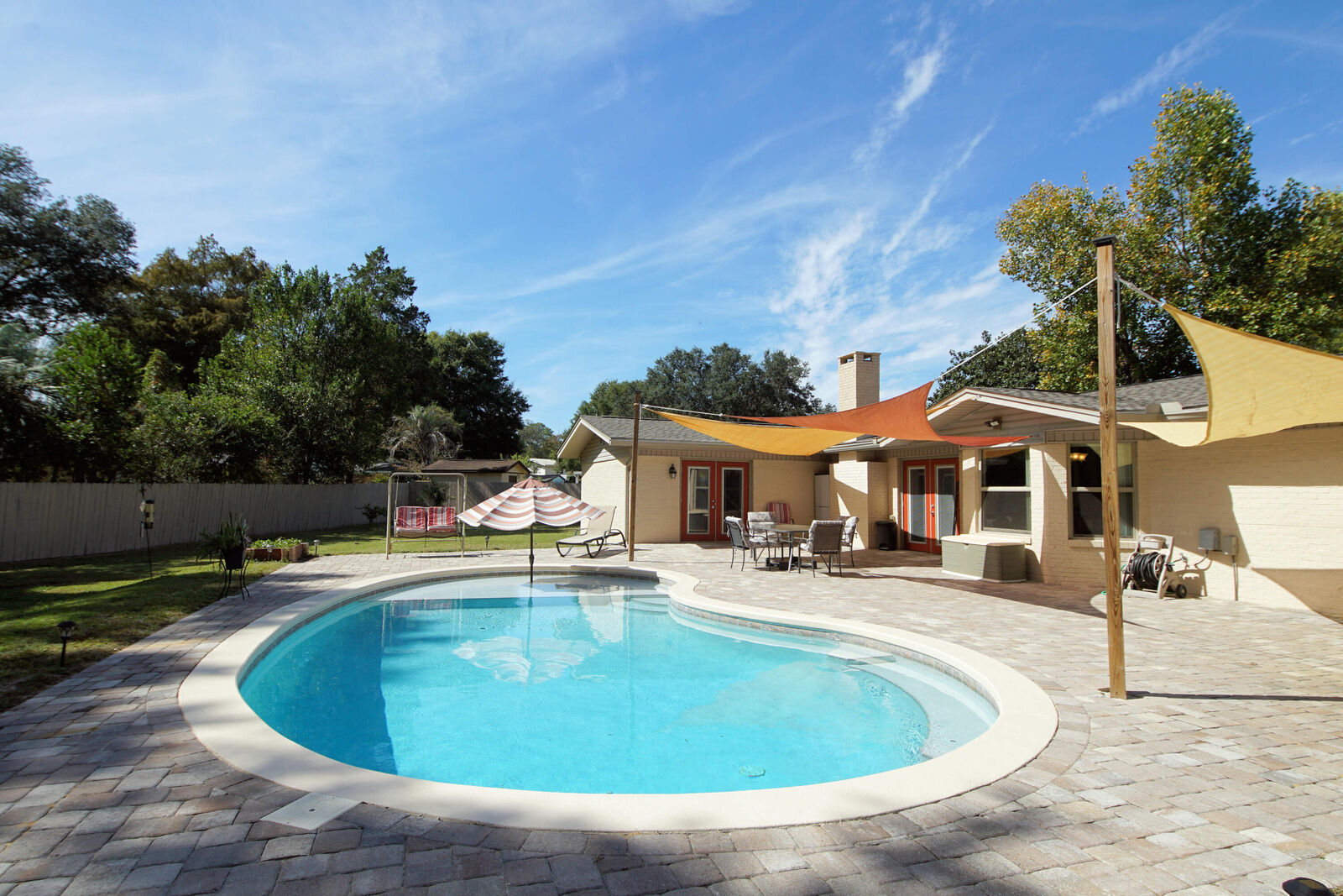 Property Photo:  606 NE Powell Drive  FL 32547 