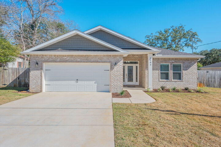 Property Photo:  1504 W Ponderosa Road  FL 32547 