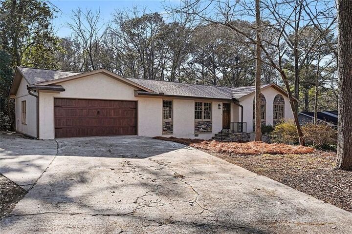 Property Photo:  2304 Rolling Acres Drive SW  GA 30094 