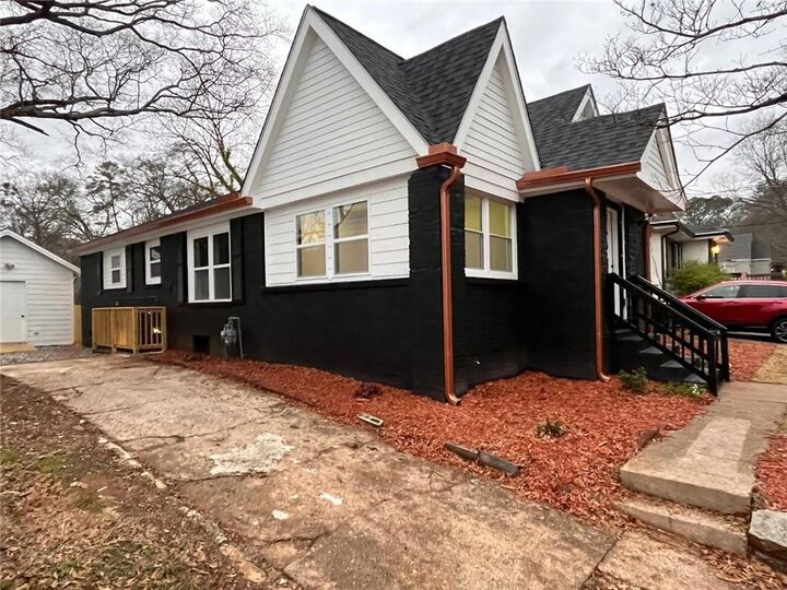 Property Photo:  1332 Thurgood Street SW  GA 30314 