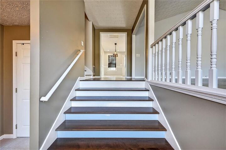 Property Photo:  204 Queensbury Court  GA 30102 