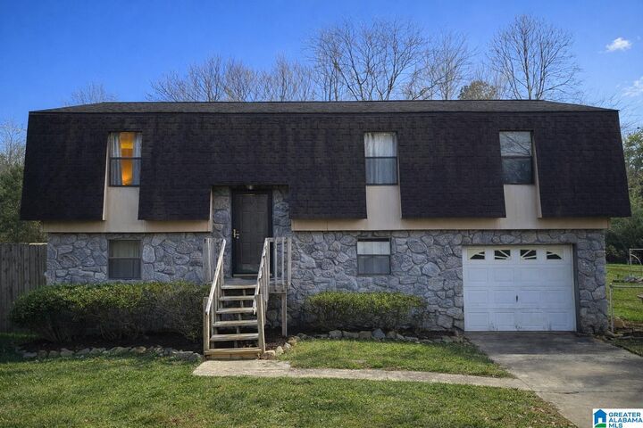 Property Photo:  1318 McCravy Lane  AL 35117 