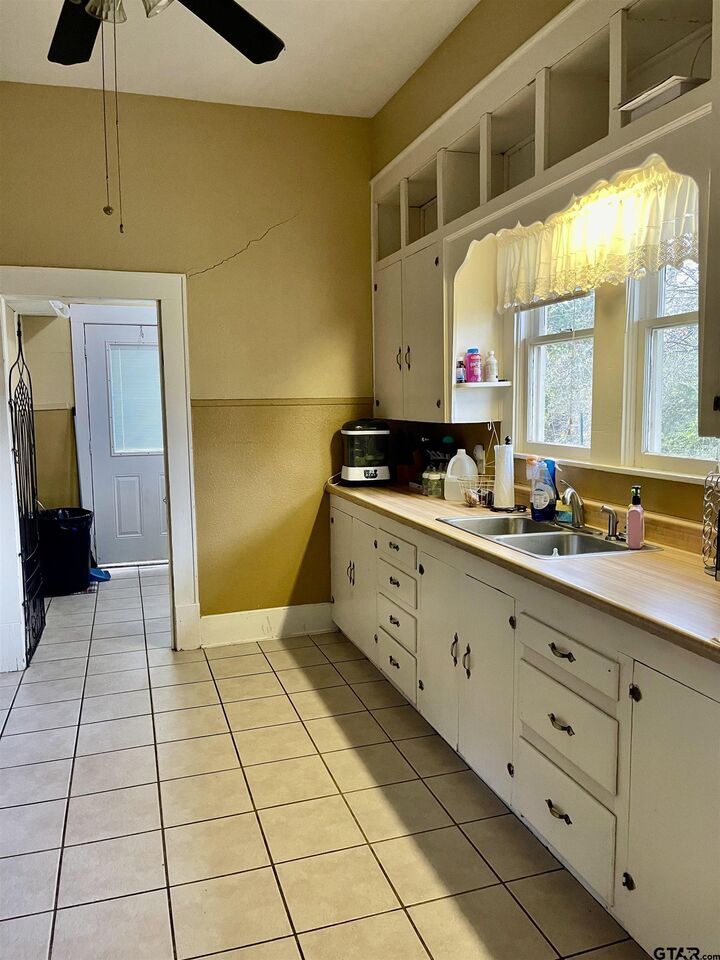 Property Photo:  1023 N Spring  TX 75140 