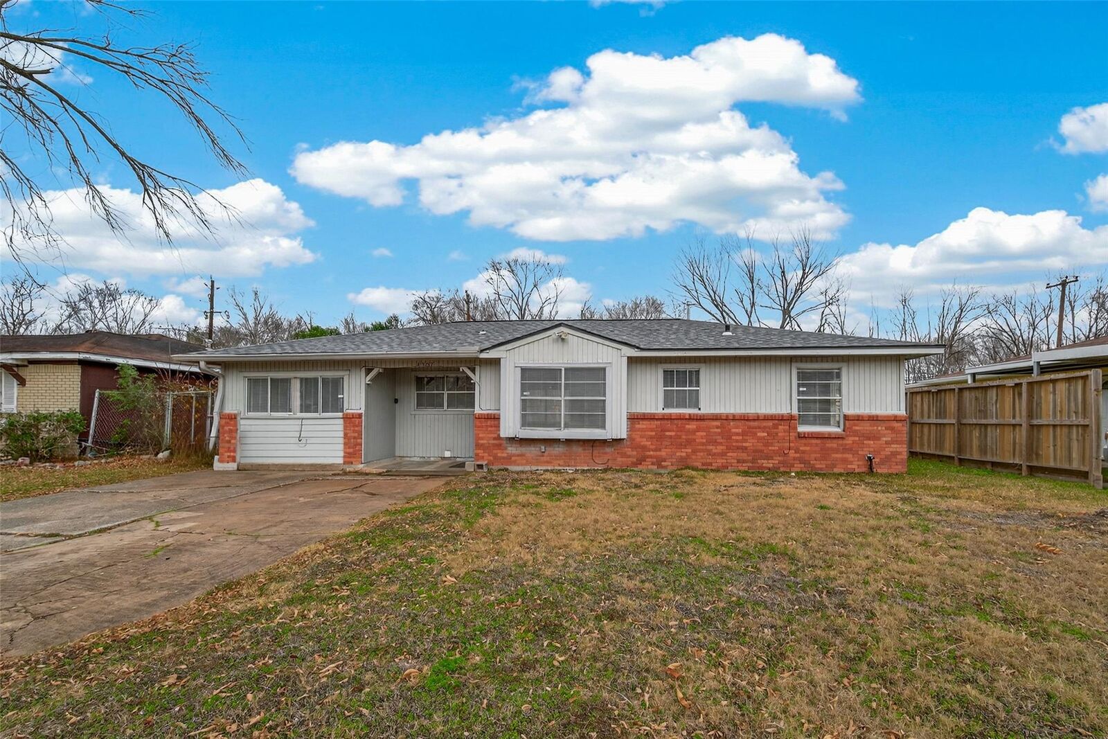 Property Photo:  4307 Holloway Drive  TX 77047 