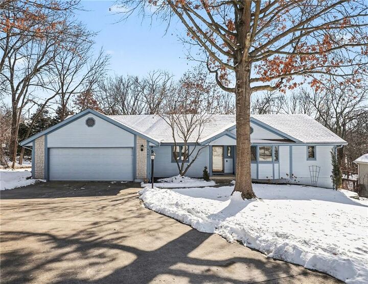 Property Photo:  9301 NW 80th Street  MO 64152 