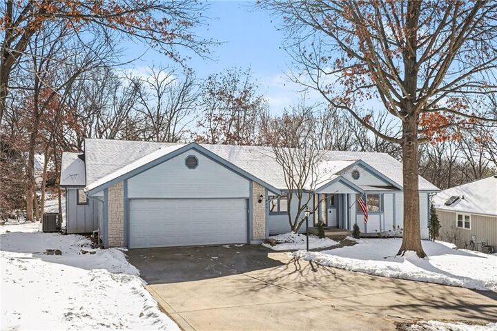 Property Photo:  9301 NW 80th Street  MO 64152 