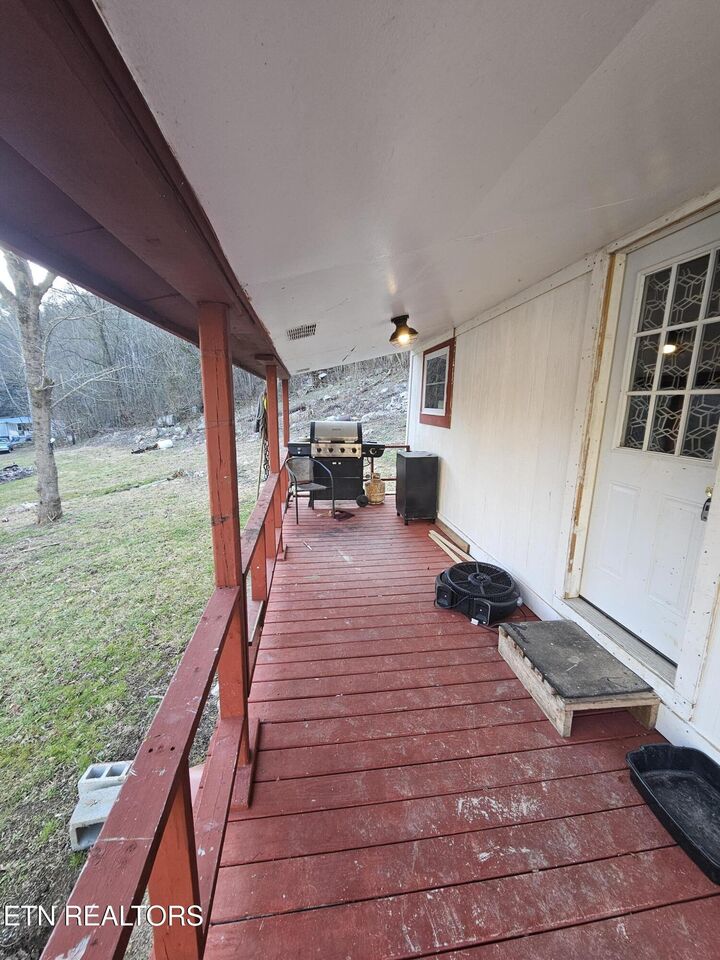 Property Photo: 147 Highway 107 N TN 37727