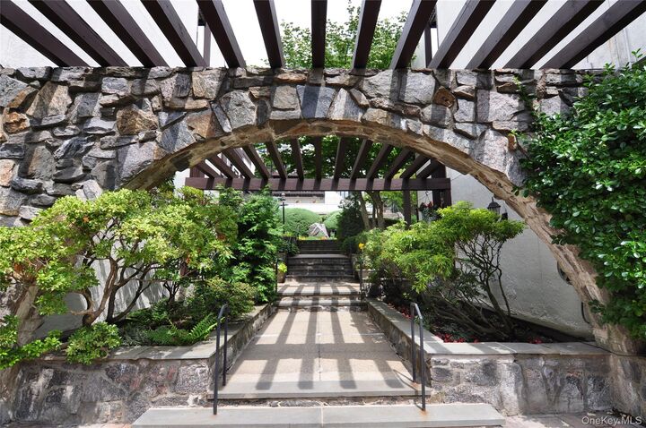 Property Photo:  1200 Warburton Avenue 36  NY 10701 