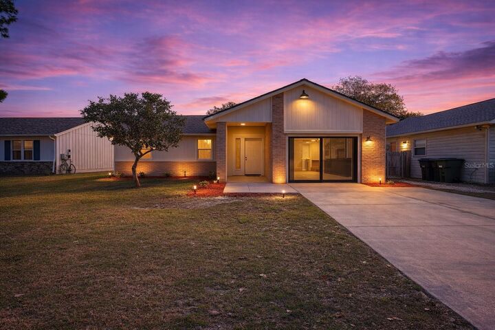 Property Photo:  2843 Calico Court  FL 32822 