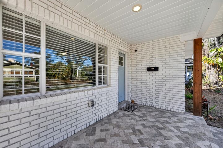 Property Photo:  208 W Hilda Street  FL 33603 