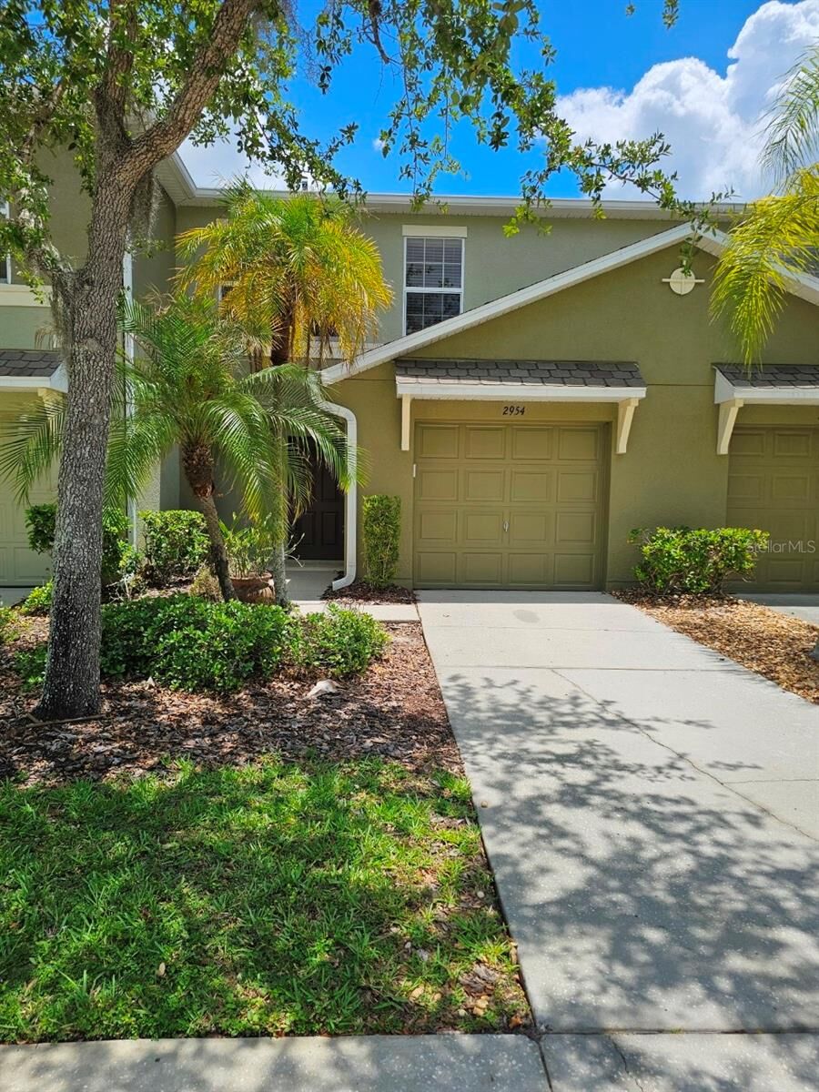 Property Photo:  2954 Willowleaf Lane  FL 33544 