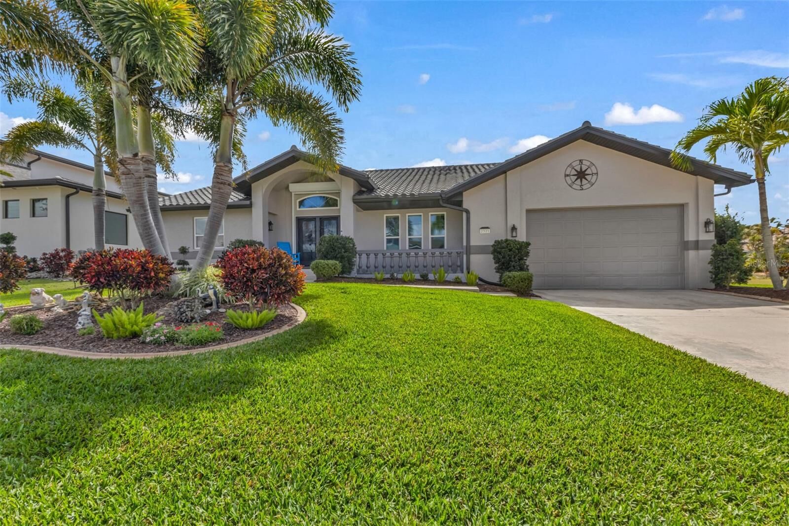 Property Photo:  2321 Via Veneto Drive  FL 33950 