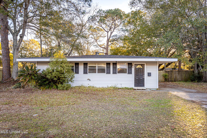 Property Photo: 2314 14th Street MS 39567
