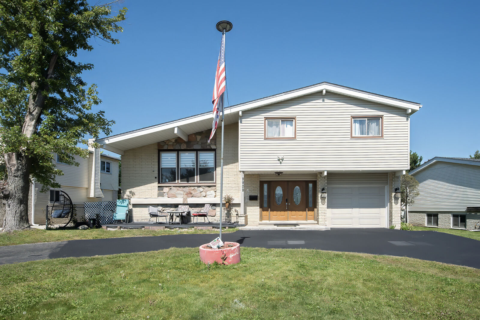 Property Photo:  9909 N Huber Lane  IL 60714 