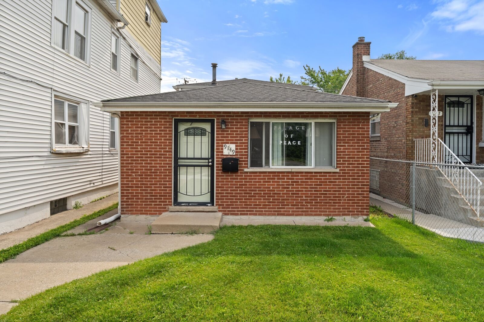 Property Photo:  9149 S Dante Avenue  IL 60619 