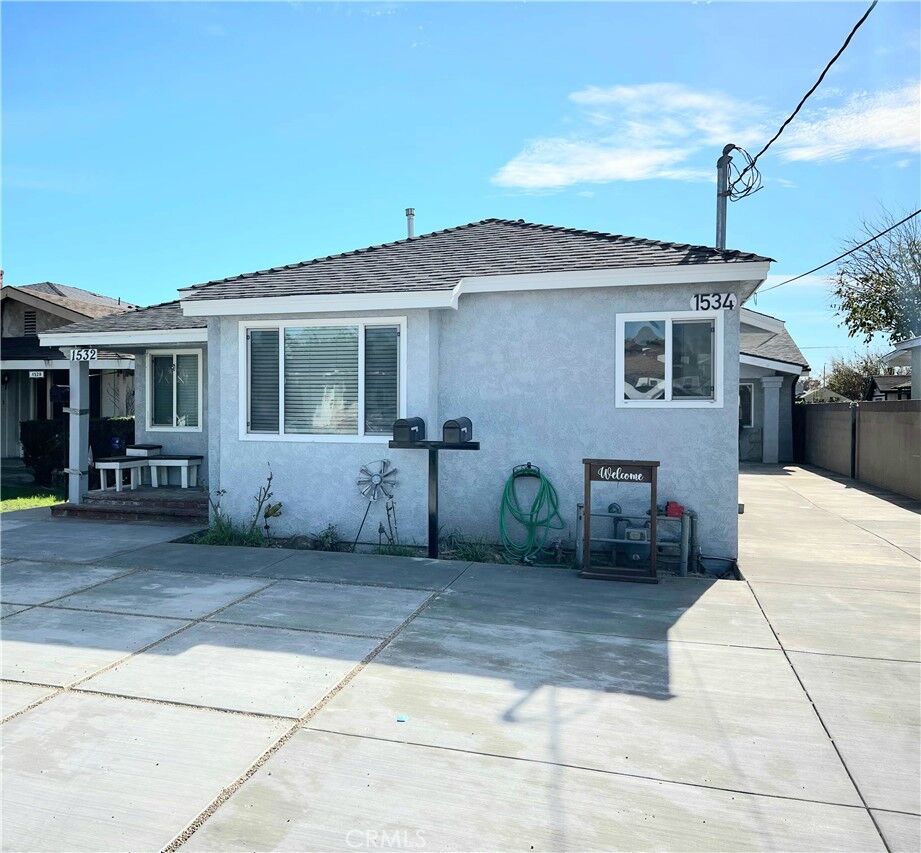 Property Photo:  1532 -1534 W 221st  CA 90501 
