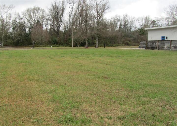 Property Photo:  235 Antibes West Street  LA 70448 