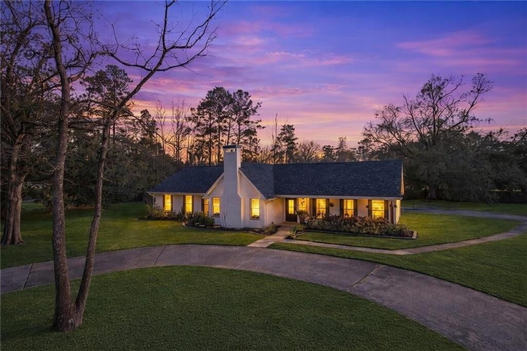 Property Photo:  2014 Old River Road  LA 70461 