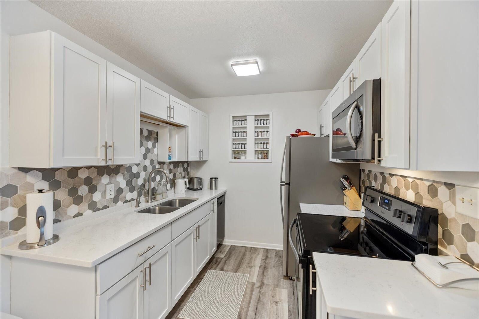 Property Photo:  9143 Highway 55 102  MN 55427 