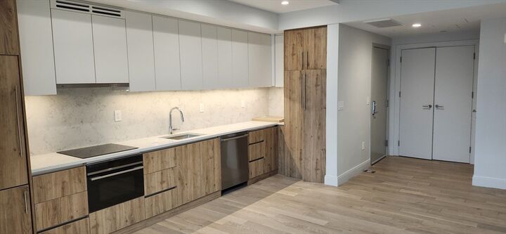 Property Photo:  1055 Cambridge St 201  MA 02139 
