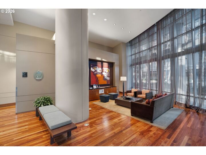 Property Photo:  3601 S River Pkwy 1207  OR 97239 