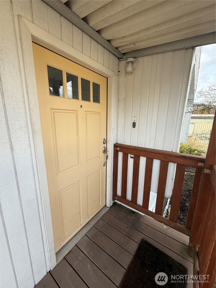 Property Photo:  1200  Lincoln Street 292  WA 98229 