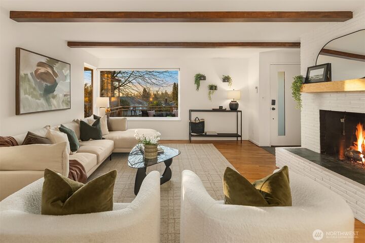 Property Photo: 8818 22nd Avenue SW WA 98106