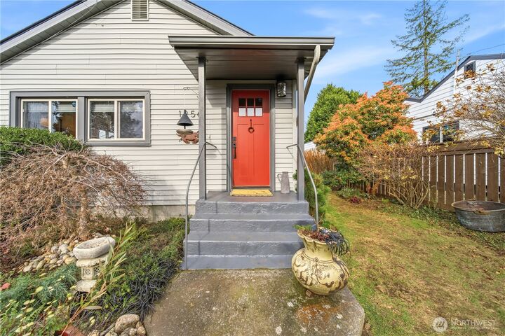 Property Photo:  1256 SW 148th Street  WA 98166 