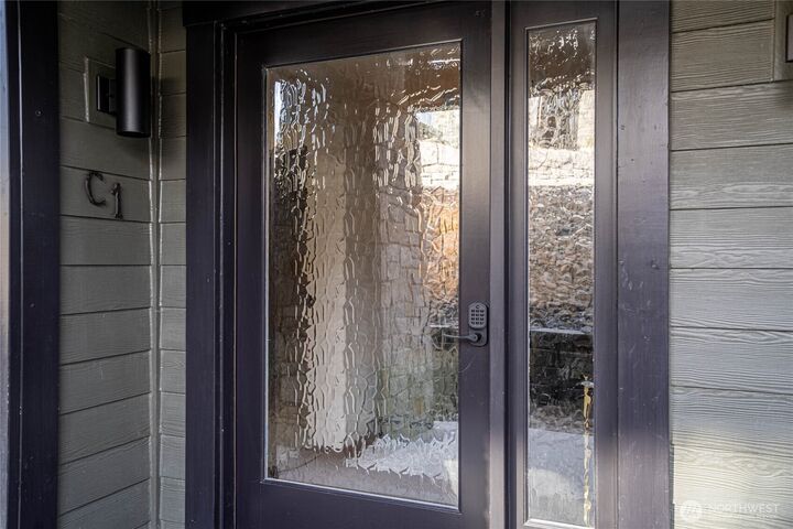 Property Photo:  1  Yacinde Court C1  WA 98831 