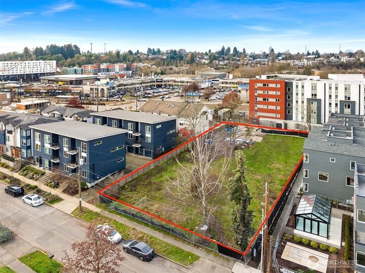 Property Photo:  7001  42nd Avenue  WA 98118 