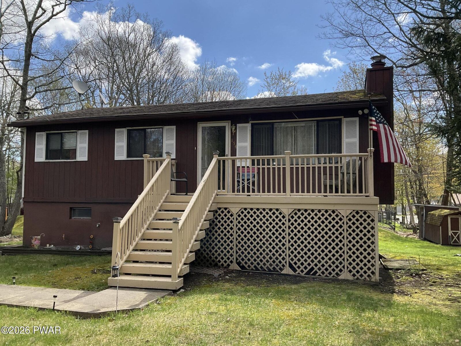 Property Photo:  154 Roundhill Rd Road  PA 18328 