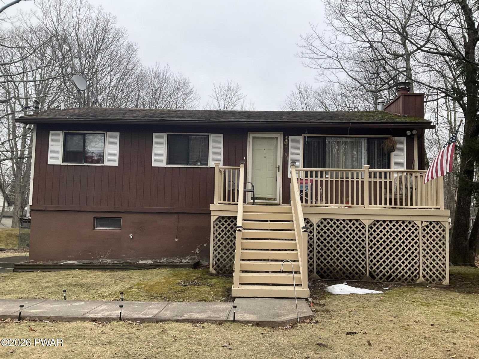 Property Photo:  154 Roundhill Rd Road  PA 18328 