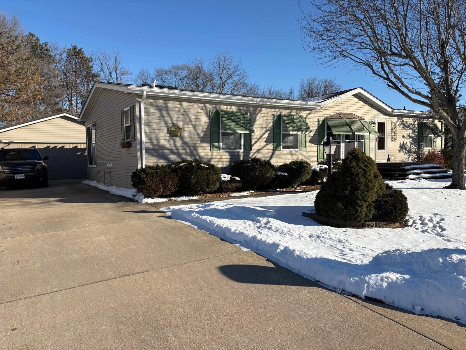 Property Photo: 8535 Springwood Court IL 61073