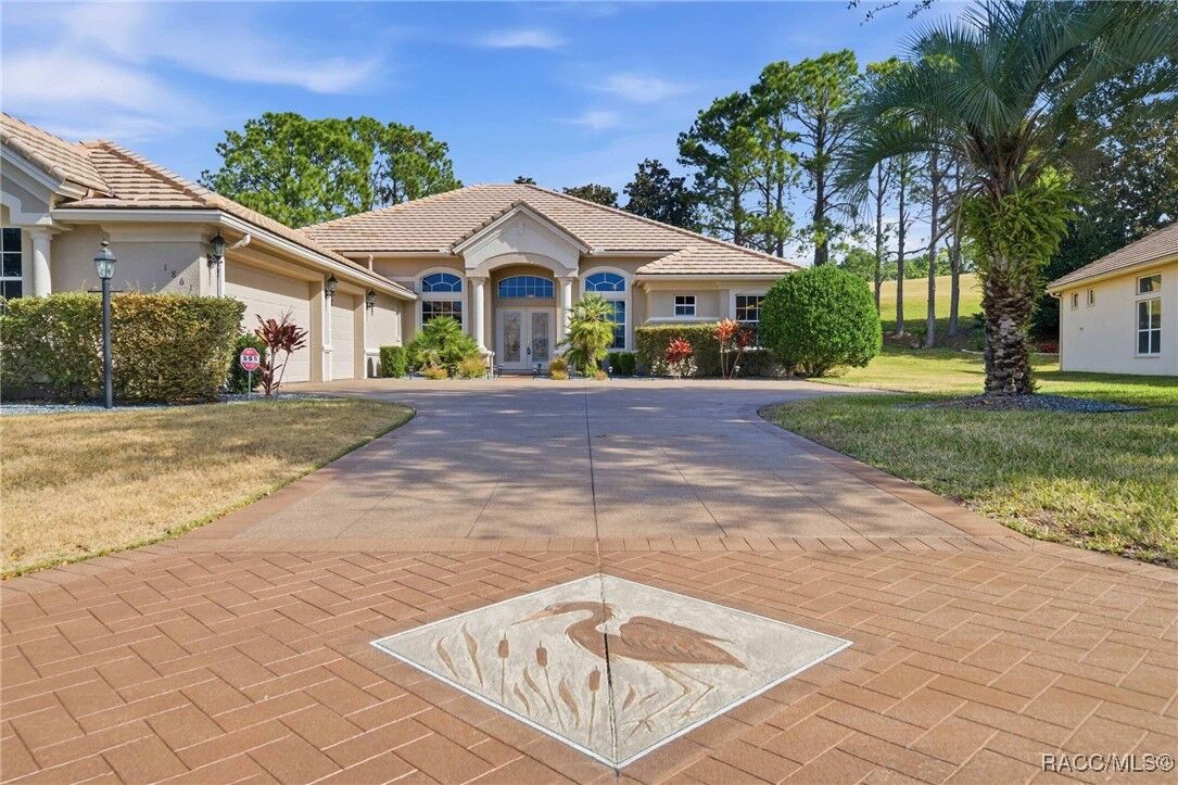 Property Photo: 1861 N Eagle Chase Drive FL 34442