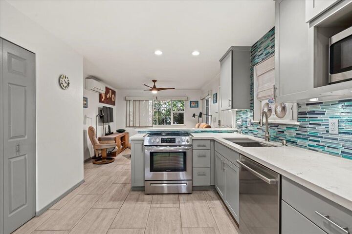 Property Photo:  60 Halili Ln 6M  HI 96753 
