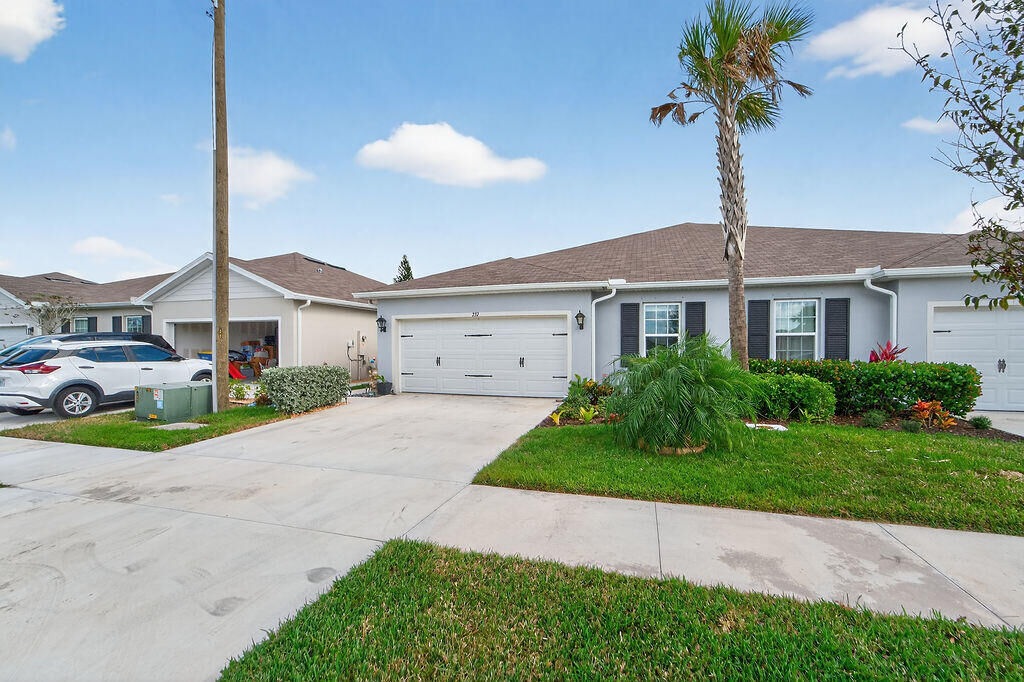Property Photo:  237 Raspberry Road  FL 34981 