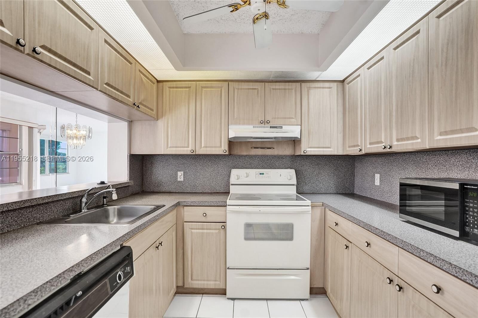 Property Photo:  900 SW 128th Ave 103D  FL 33027 