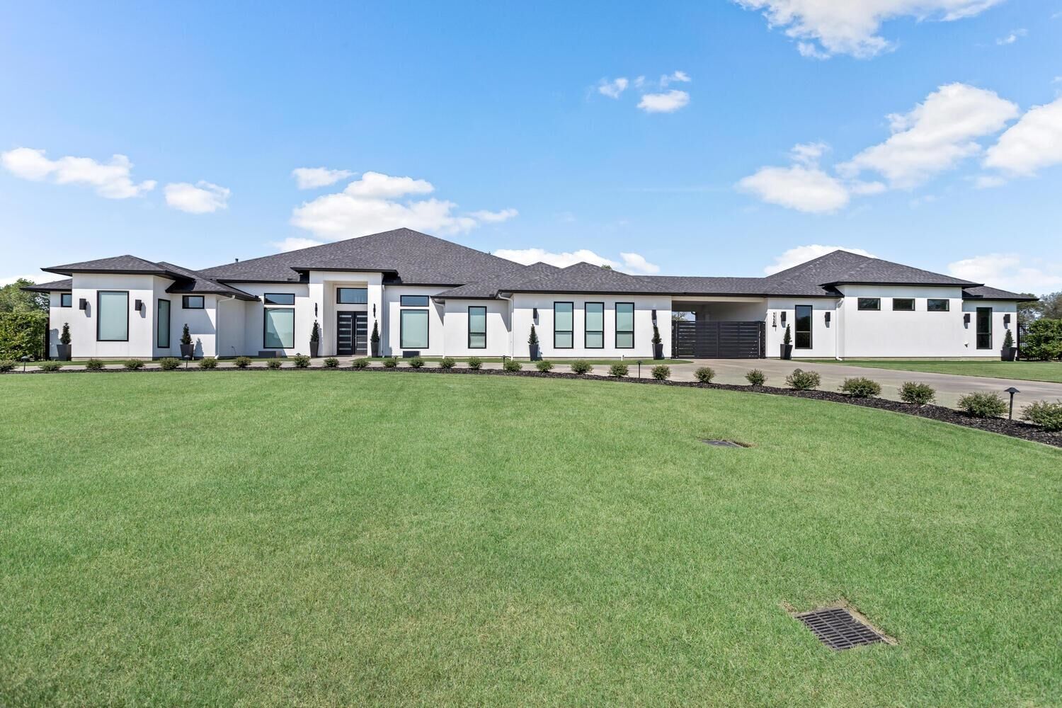 Property Photo: 7720 N Lakeside Dr TX 77707