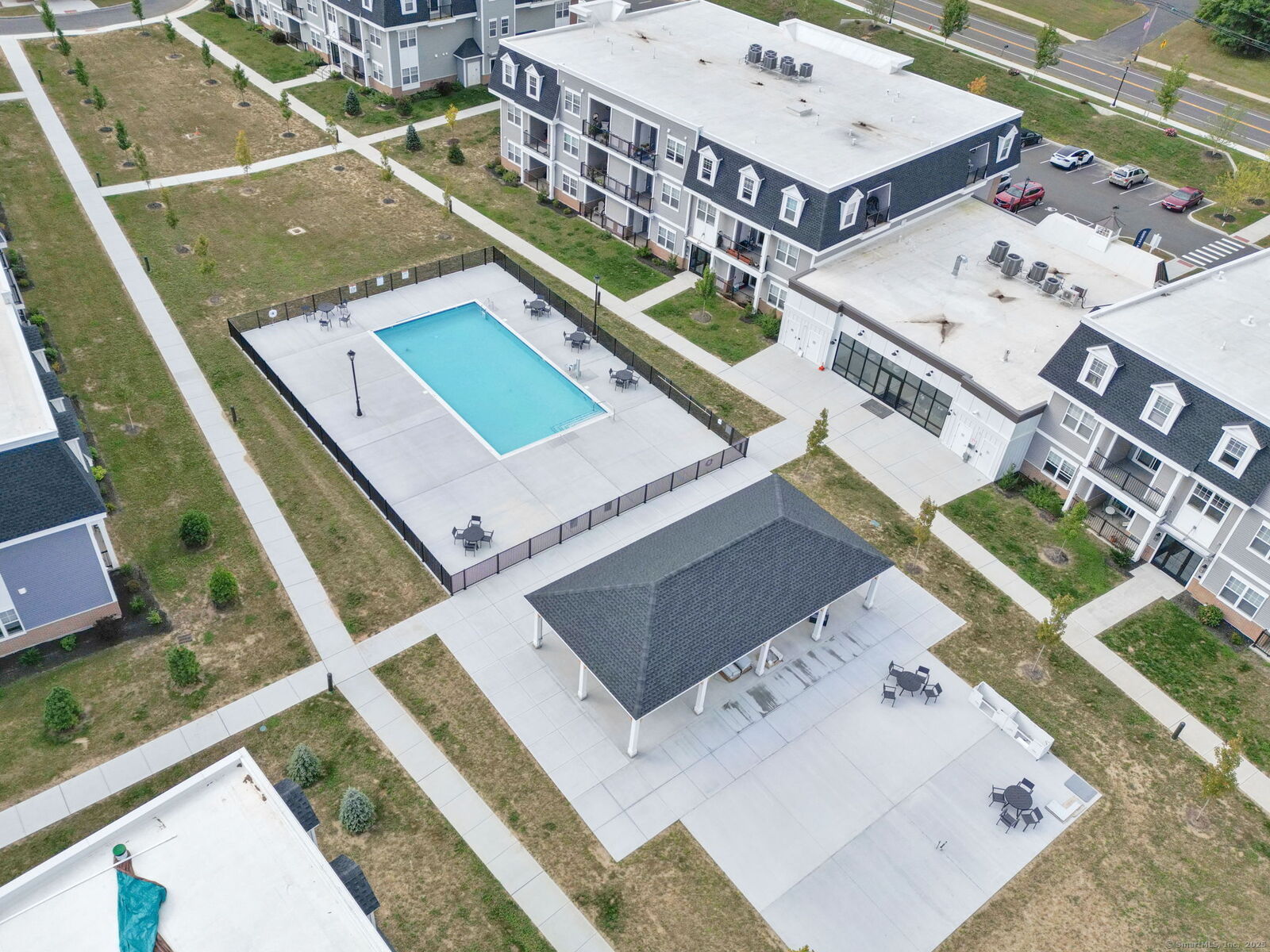 Property Photo:  280 Salmon Brook Street 4305  CT 06035 