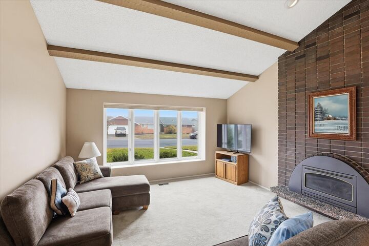 Property Photo:  1310 E 56th Ave  WA 99224 