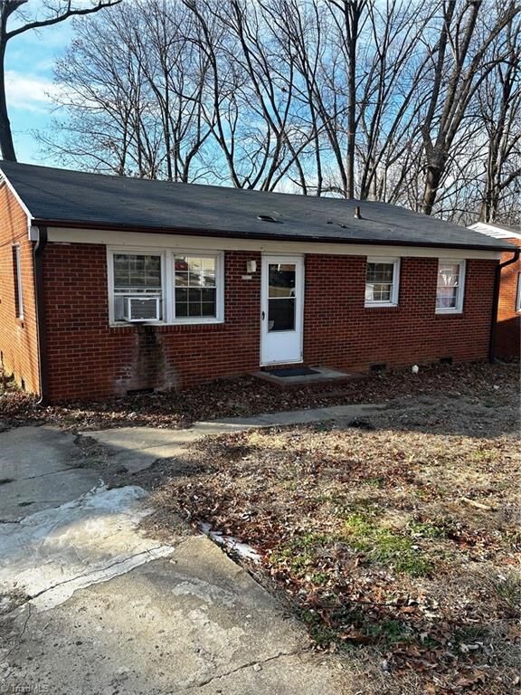 Property Photo:  1412 Victory Street  NC 27407 